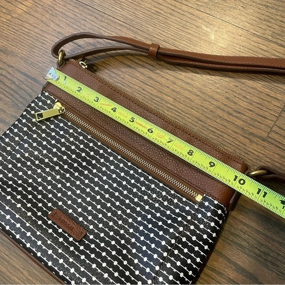 EUC Fossil Evie Crossbody Bag Black/White - Picture 10 of 16